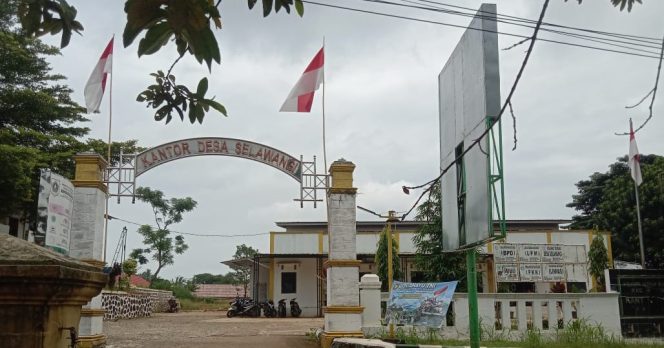 
 Di Duga Kades Selawangi terlibat Pemalsuan Surat Tanah, Camat Tanjungsari hanya Bungkam